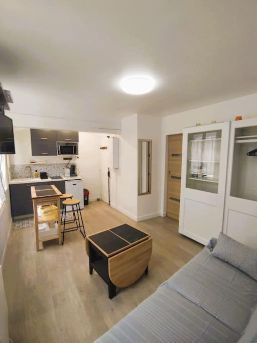 Apartment Chic So